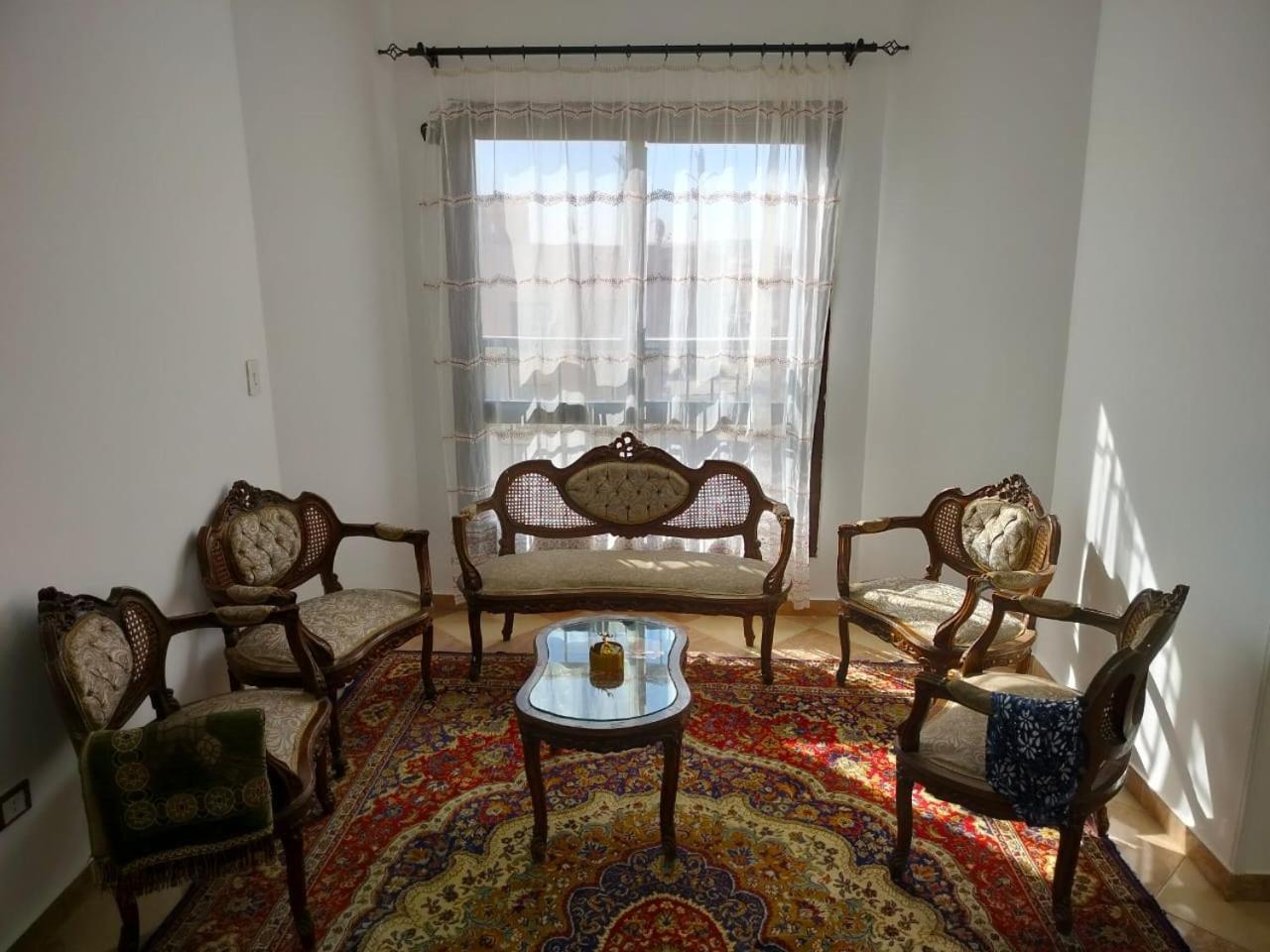 Mahmoud Raafat * Cairo